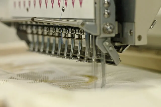 felpe personalizzate economiche ricamate